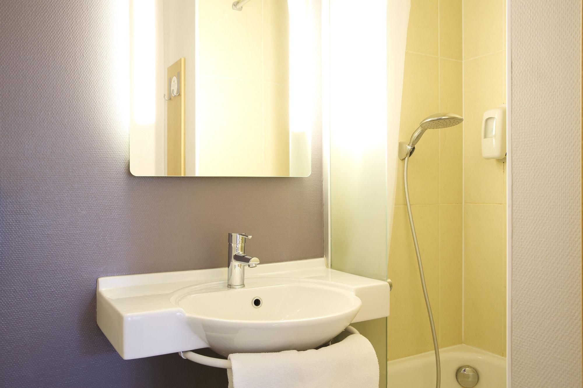B&B Hotel Montpellier Centre Le Millenaire Exterior photo